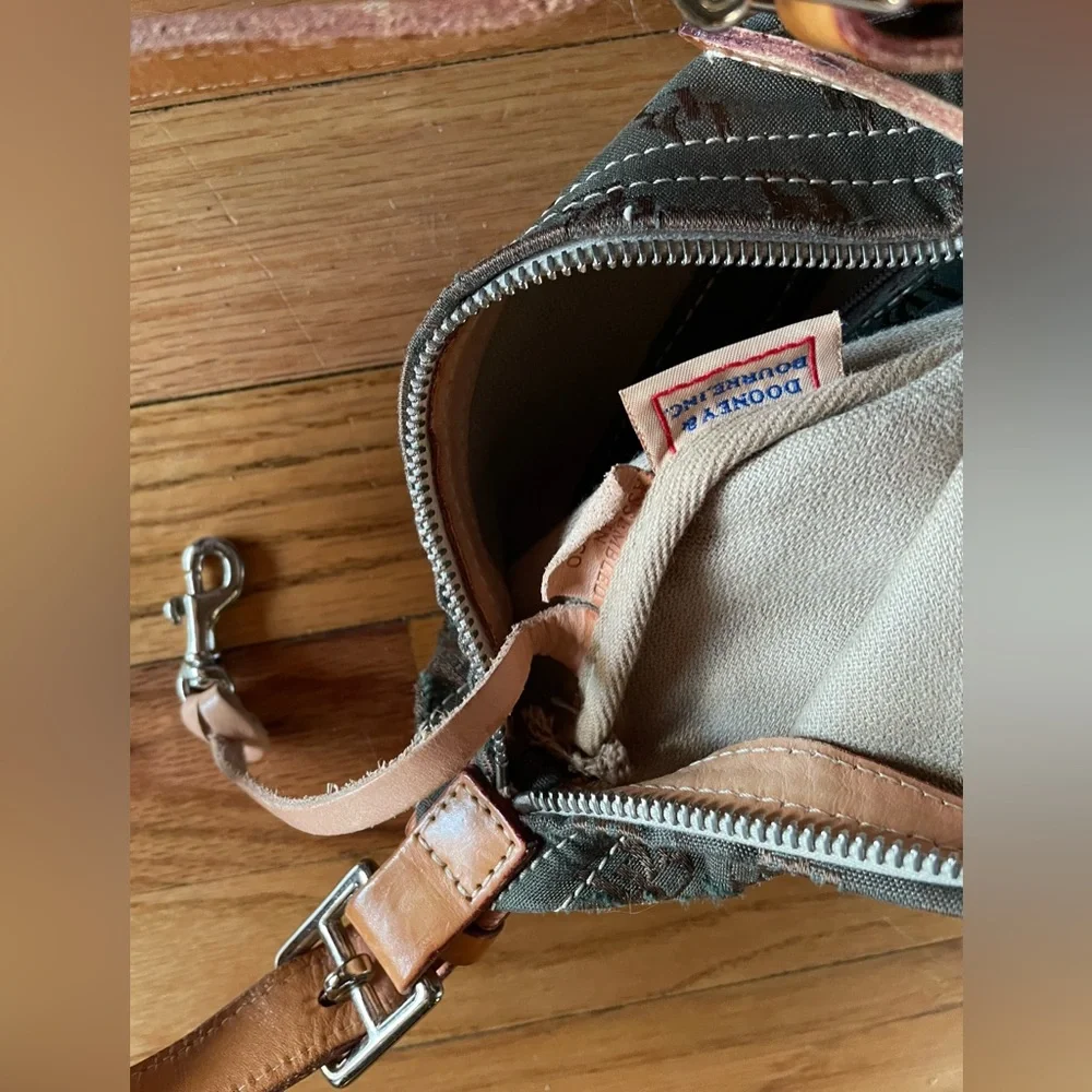 Dooney & Bourke Vtg Mini Bag w/ leather strap - Picture 3 of 10